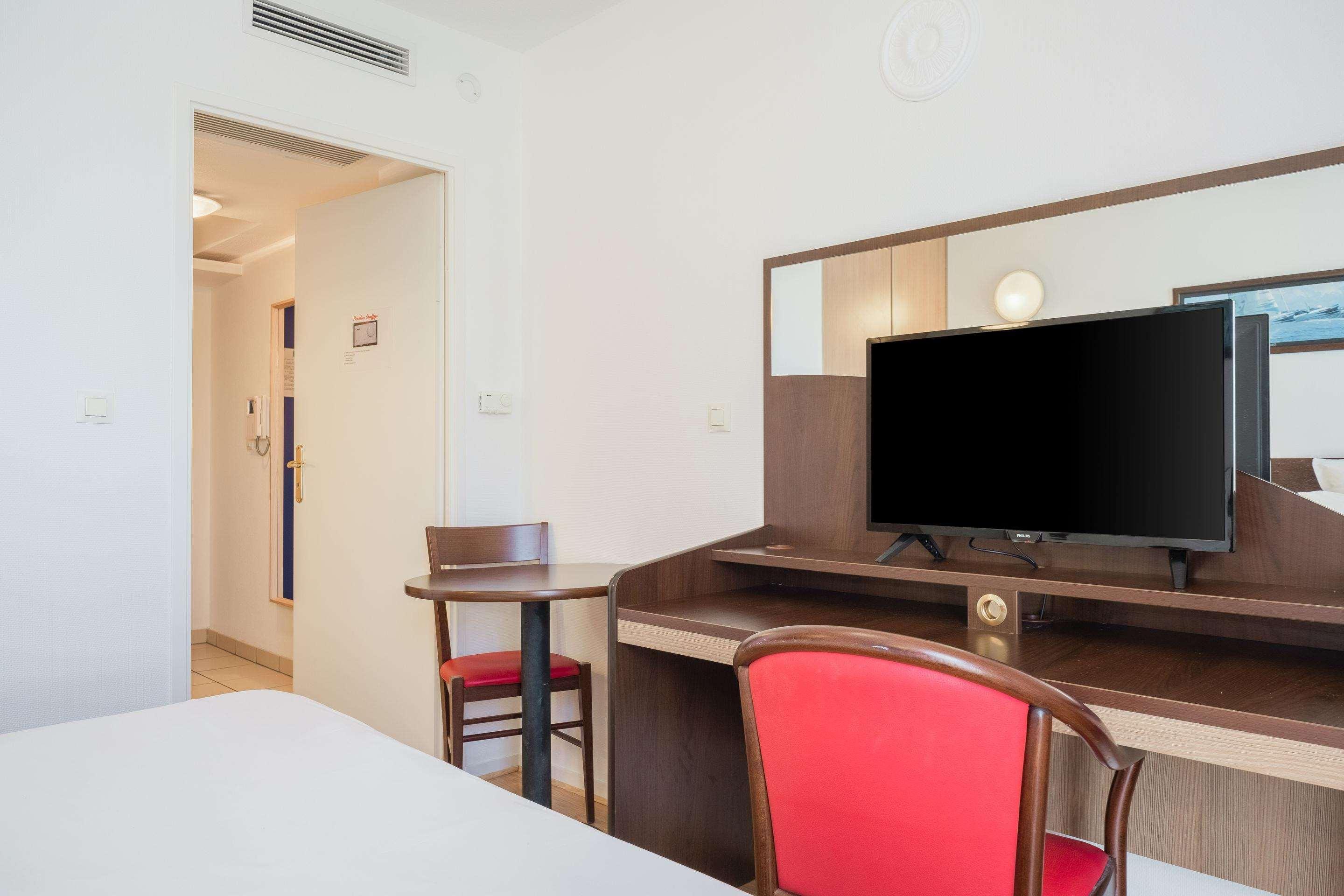 Comfort Suites Pau Idron Exterior photo